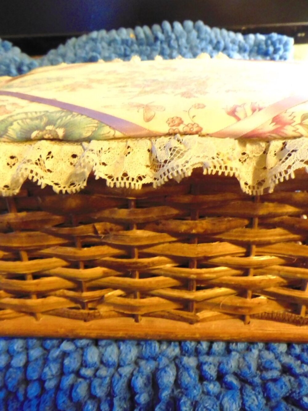 VINTAGE WICKER SEWING BOX / STORAGE - PADDED FLORAL, RIBBON and LACE LID